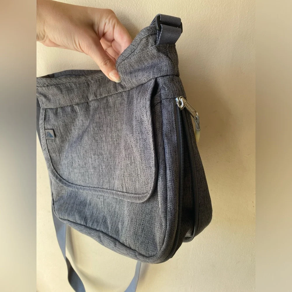 L.L. Bean Gray Crossbody Bag - Picture 4 of 8